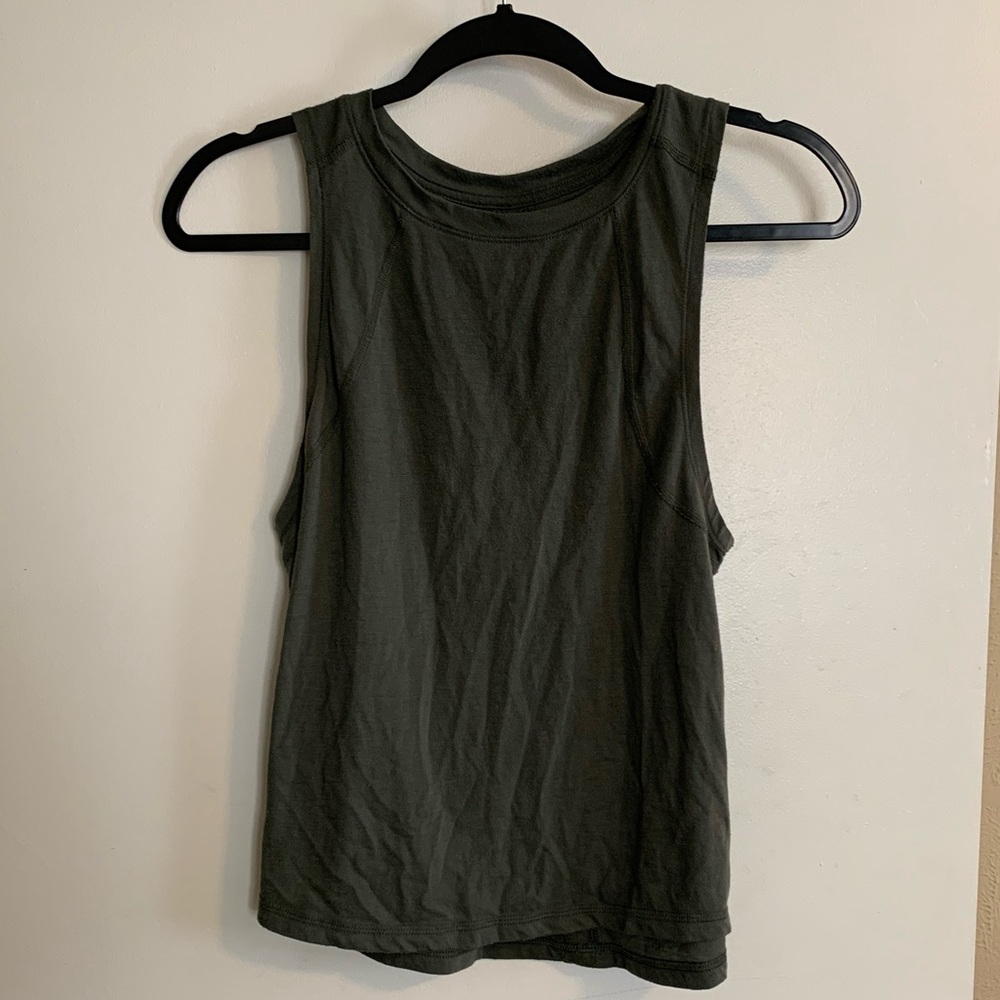 Women’s workout top